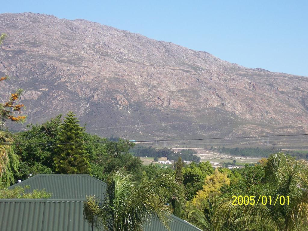 Berg En Dal Guesthouse Villiersdorp Exterior foto